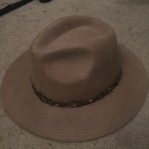 Boutique hat